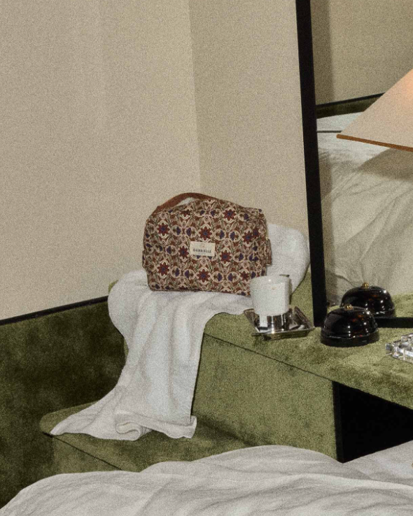 TROUSSE DE TOILETTE BIJOU RUBIS ~ GABRIELLE P