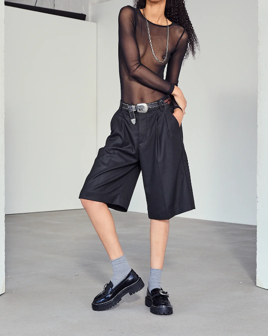 SHORT ALCYONE BLACK ~ CARAVAN PALLAS