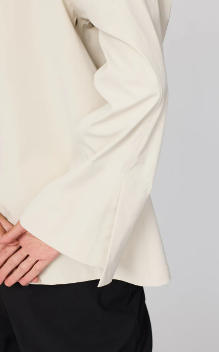 WAI WHITECAP GREY ~ TANTA RAIN